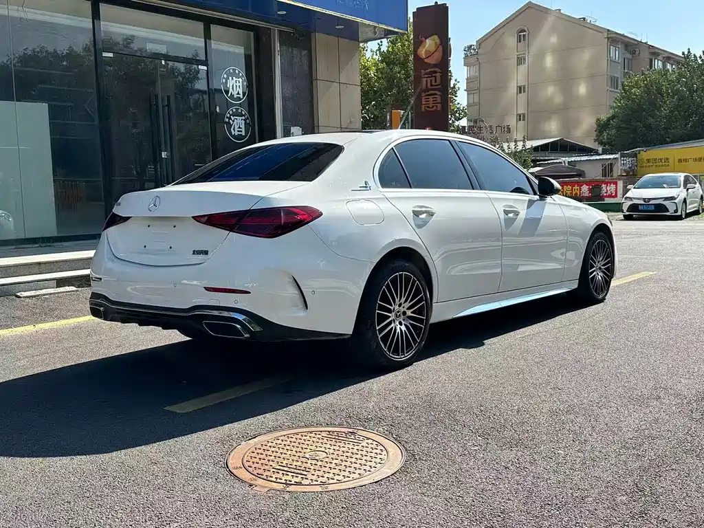 Mercedes-Benz C-Class — миниатюра 6