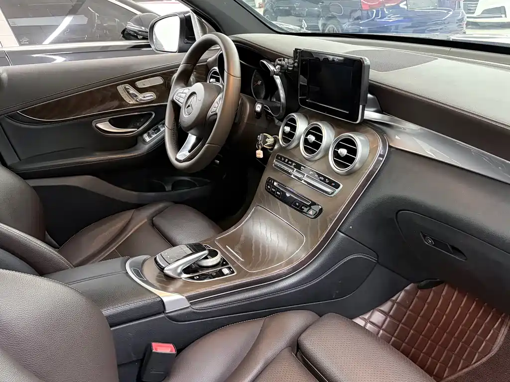 Mercedes-Benz GLC — миниатюра 8