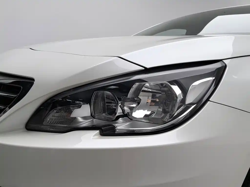 Peugeot 408 — миниатюра 7