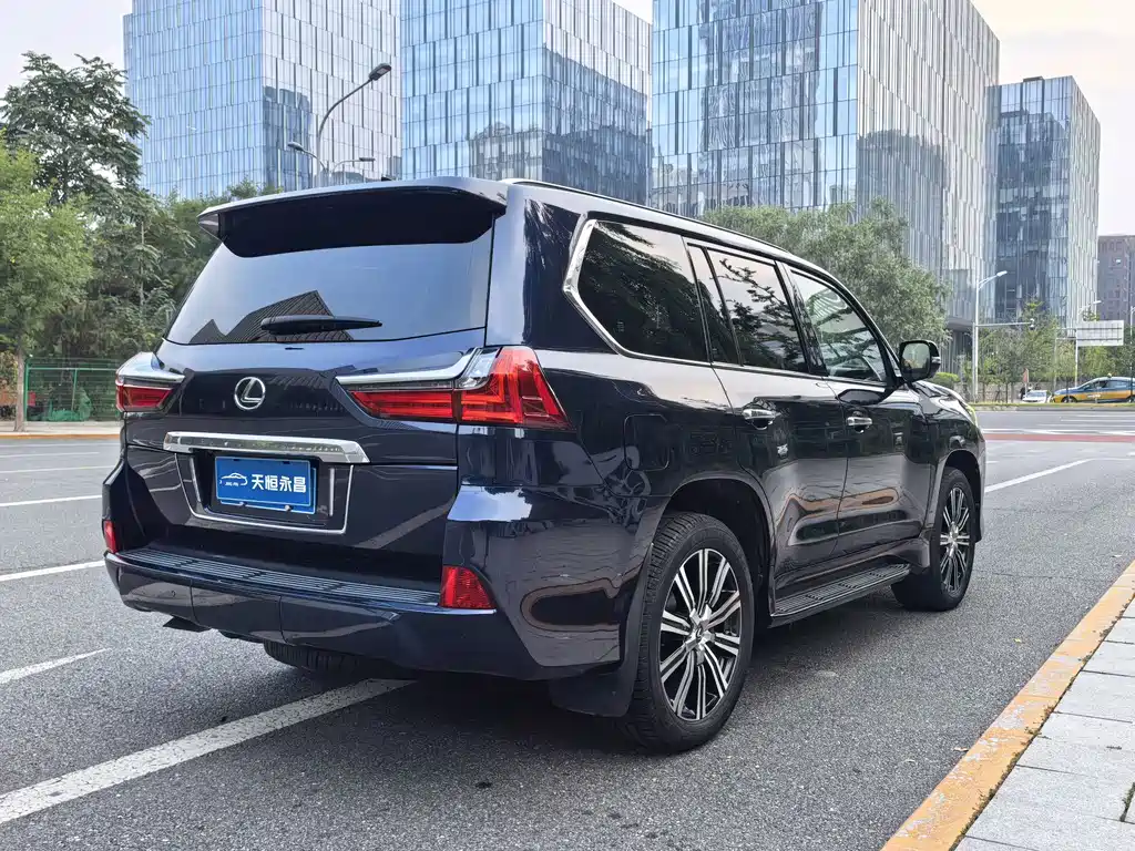 Lexus LX — миниатюра 3