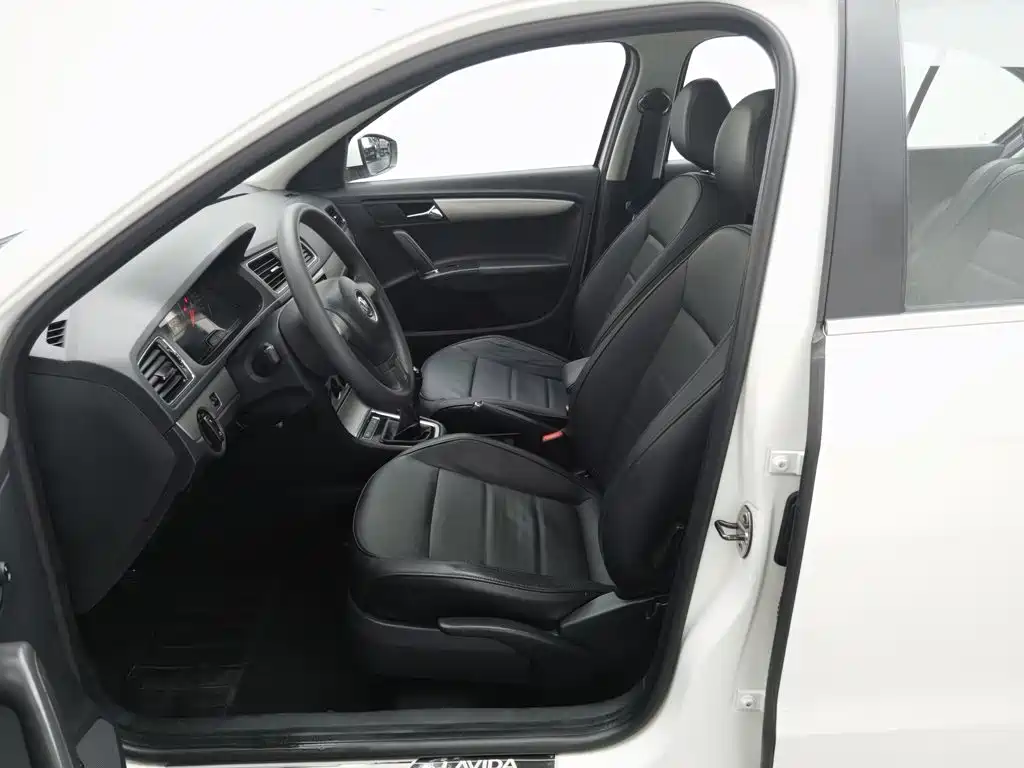 Volkswagen Lavida — миниатюра 10