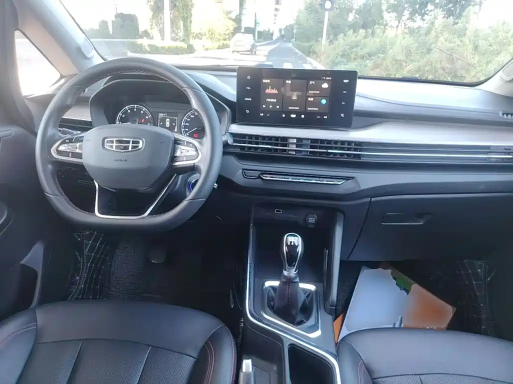 Geely Vision X3 — миниатюра 10