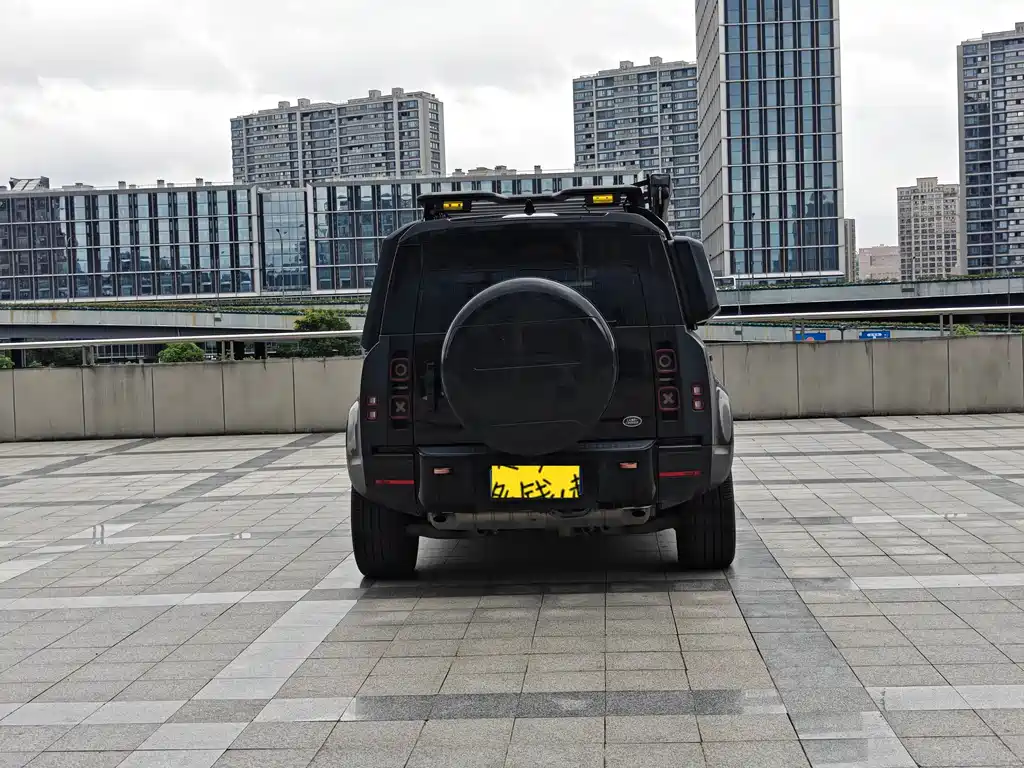 Land Rover Defender — миниатюра 10