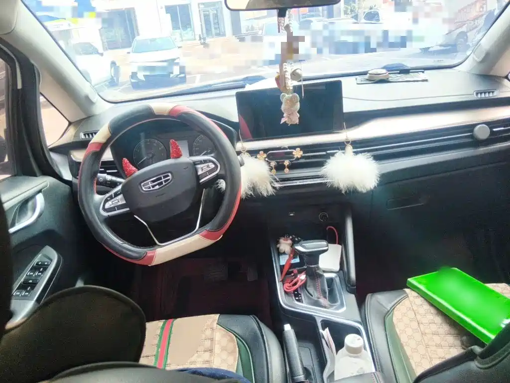 Geely Vision X3 — миниатюра 10