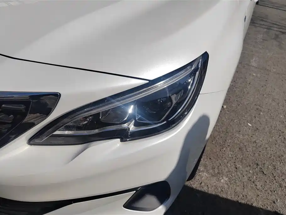 Peugeot 408 2019 230THP AT Luxury V