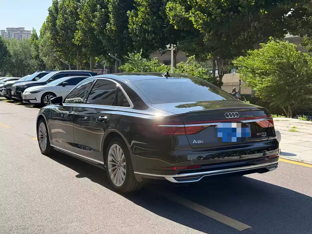Audi A8 — миниатюра 4