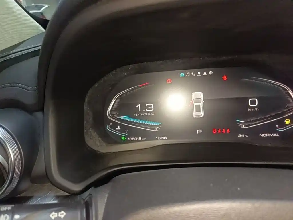 Wey Wey VV5 — миниатюра 12