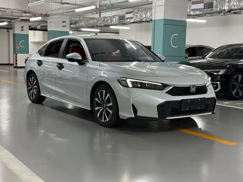 Honda Civic 2025 2.0L e:HEV Plus