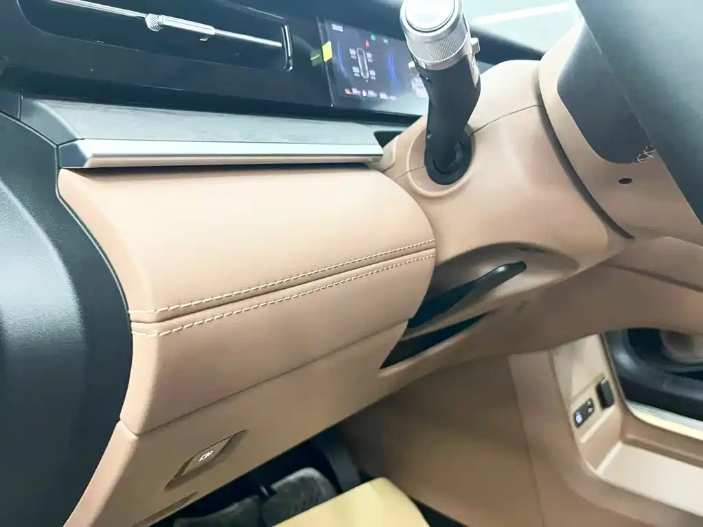 Wuling Xingguang L — миниатюра 12