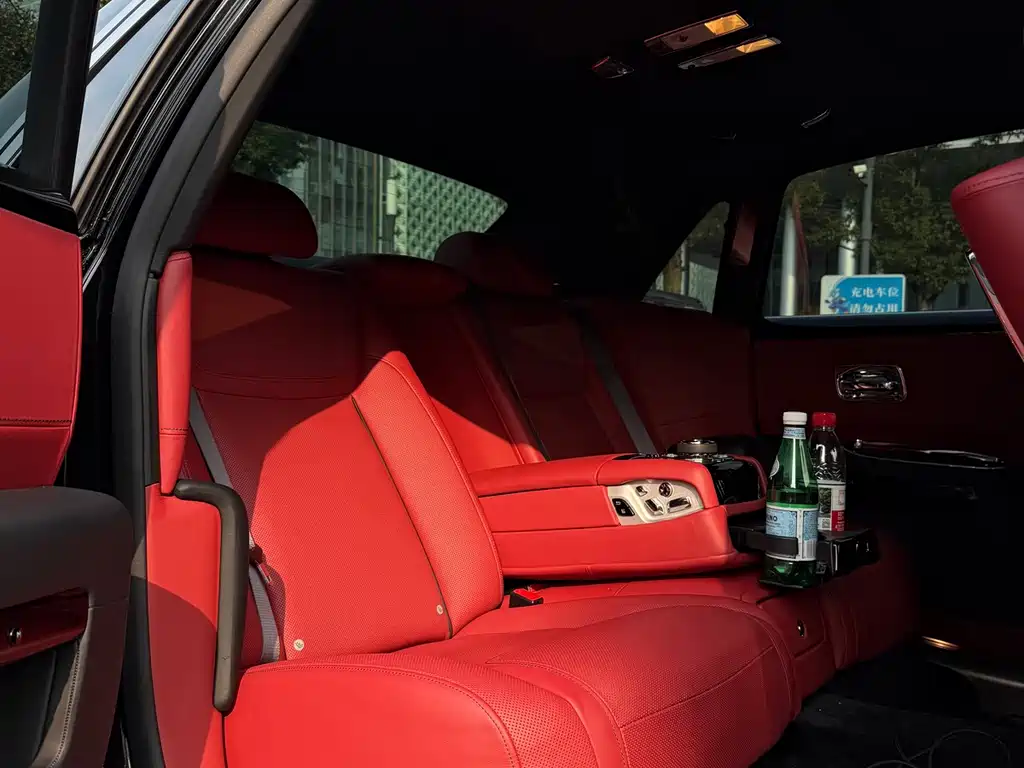 Rolls-Royce Ghost — миниатюра 10