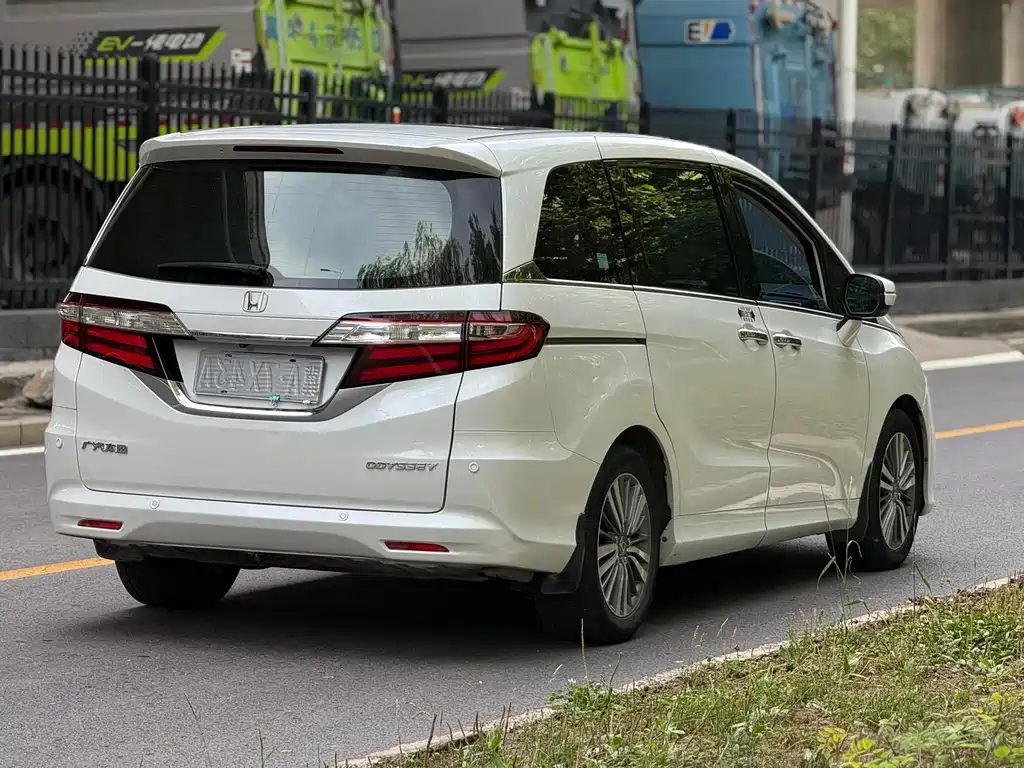 Honda Odyssey 2018 2.4L Luxury