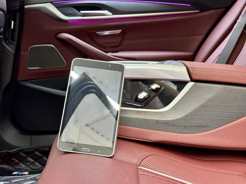 BMW 5 Series — миниатюра 14