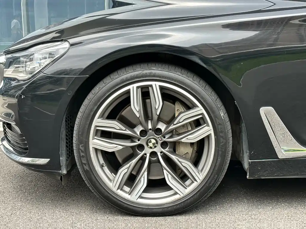 BMW 7 Series 7 2016 750Li xDrive мест