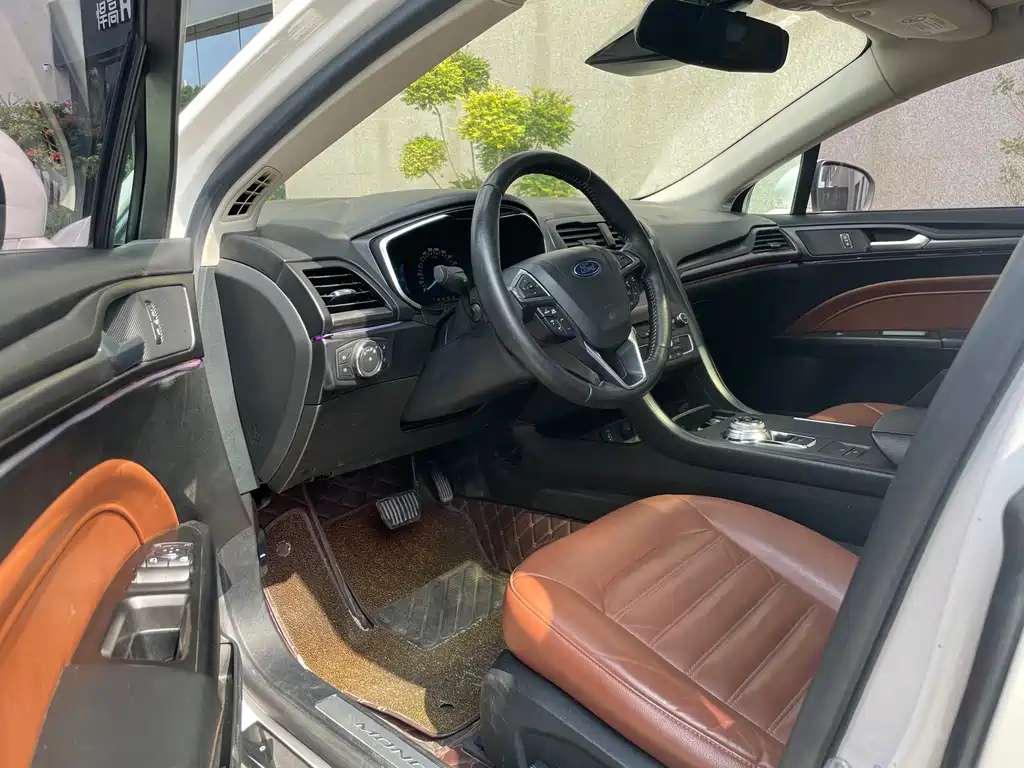 Ford Mondeo — миниатюра 12