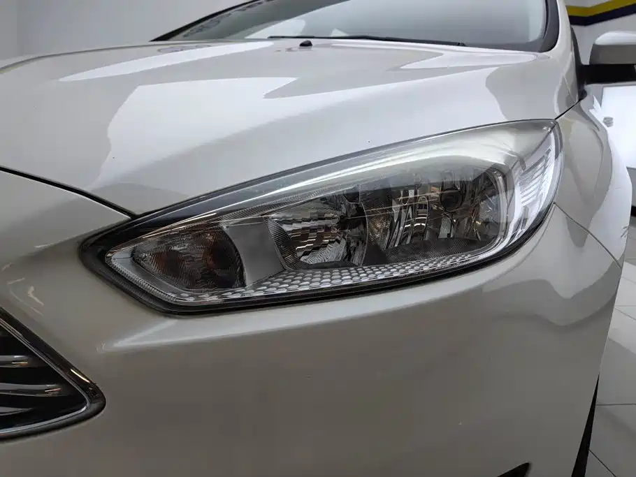 Ford Focus — миниатюра 5