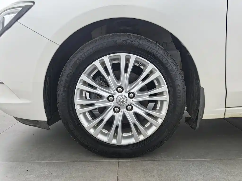 Buick Excelle — миниатюра 17