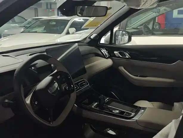 Geely Boyue L L 2025 1.5TD DCT