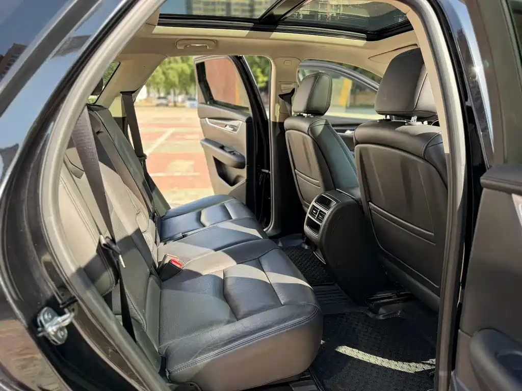 Cadillac XT5 — миниатюра 5