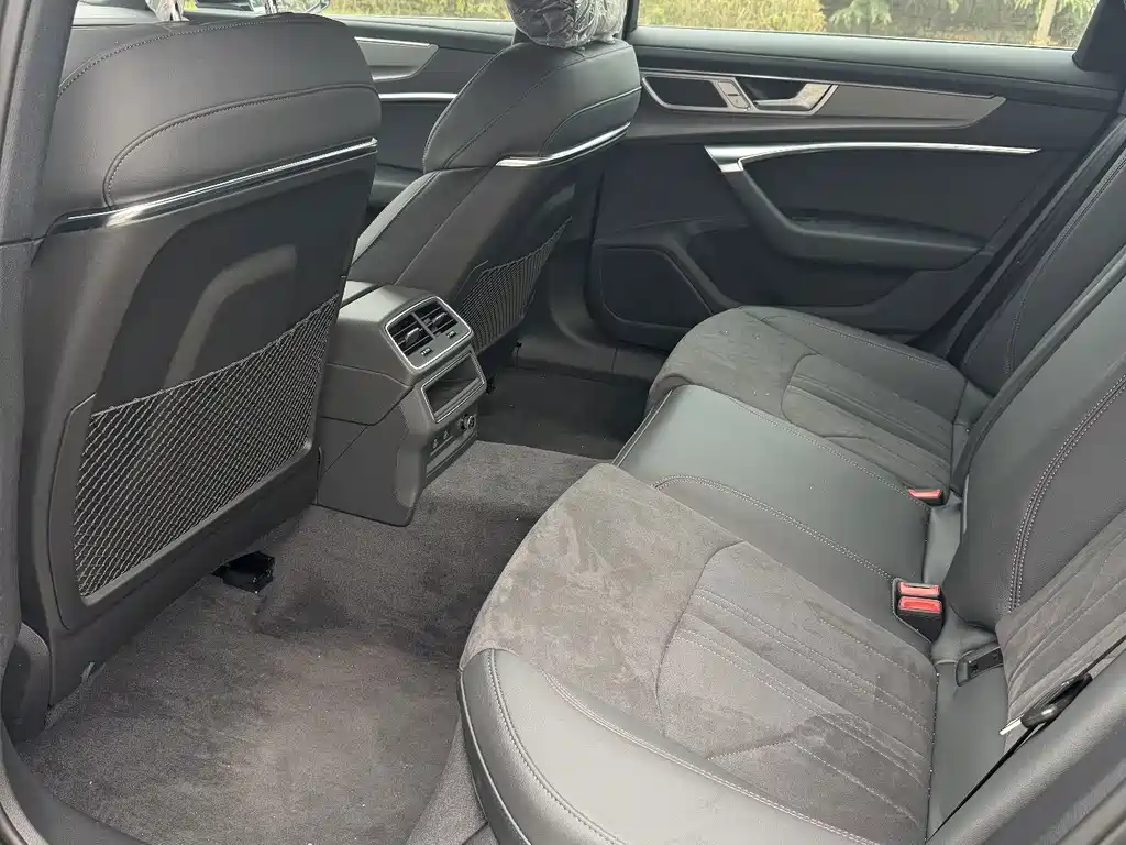 Audi A6L — миниатюра 12