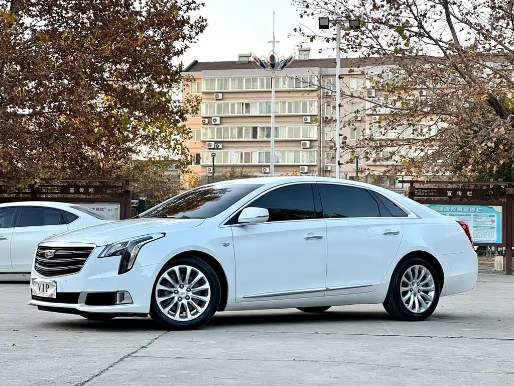 CADILLAC XTS