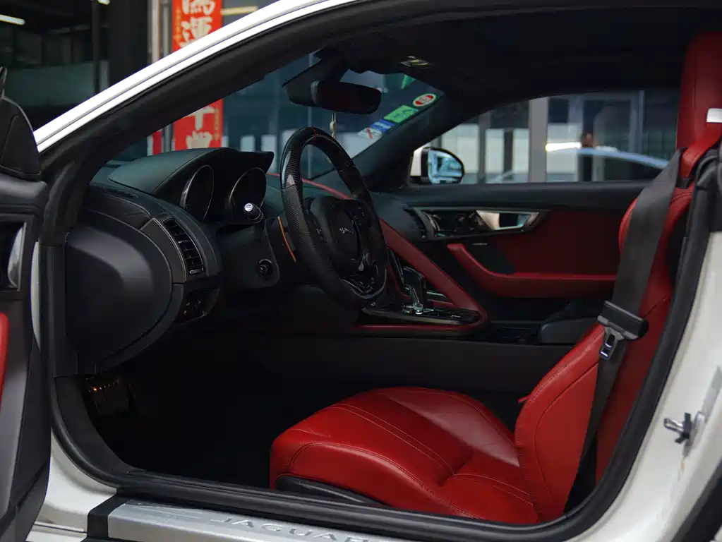 Jaguar F-TYPE — миниатюра 8