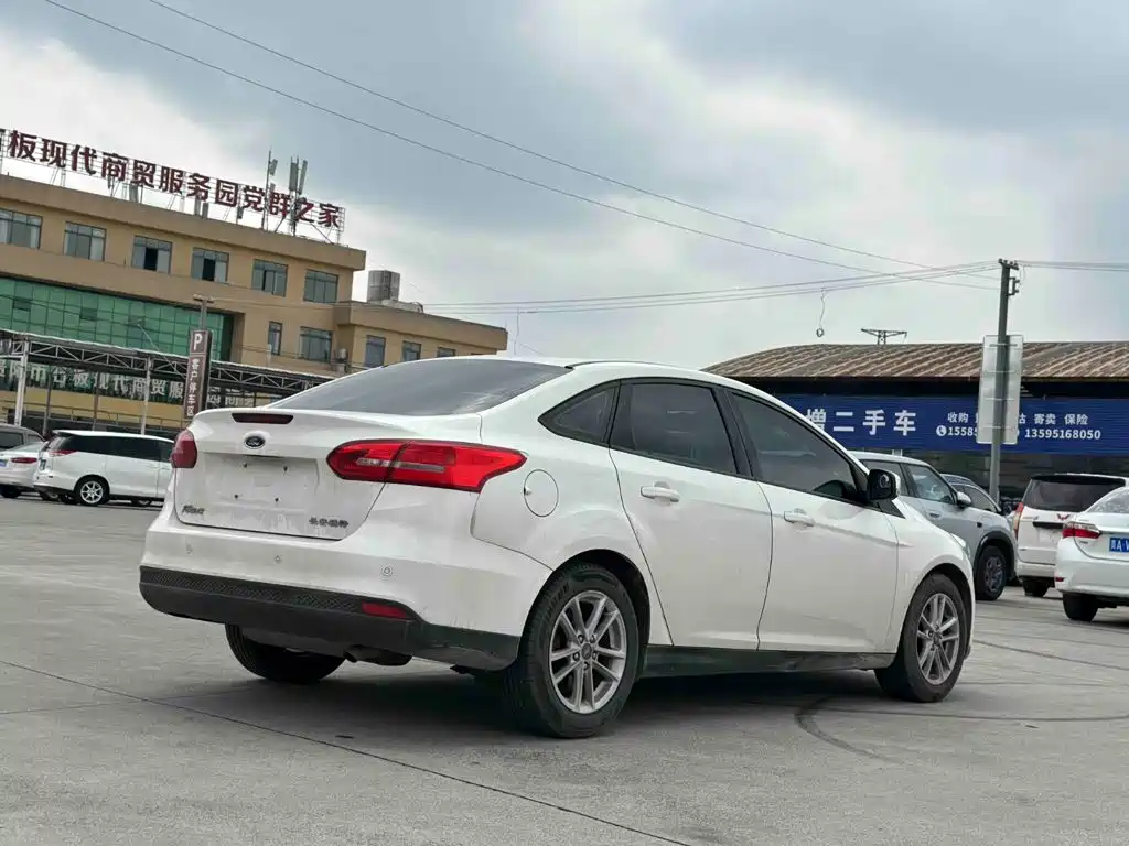 Ford Focus — миниатюра 7