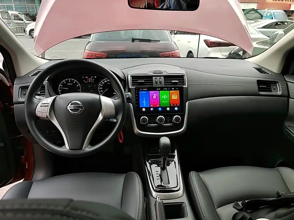 Nissan Tiida — миниатюра 10