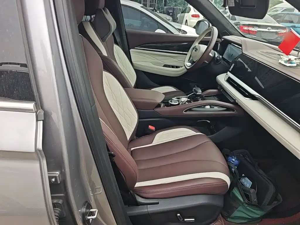 Geely Xingyue L — миниатюра 20
