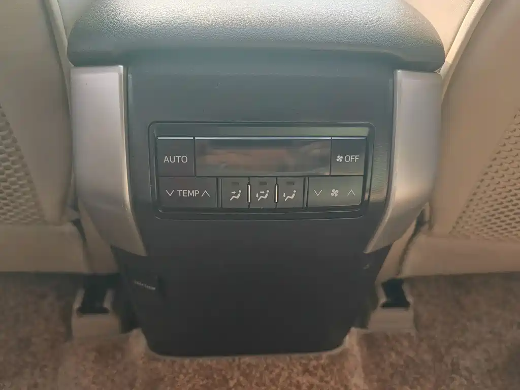 Toyota Prado — миниатюра 14