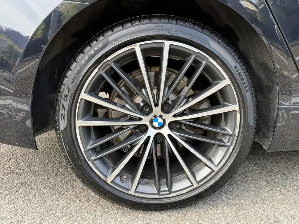 BMW 5 Series — миниатюра 16