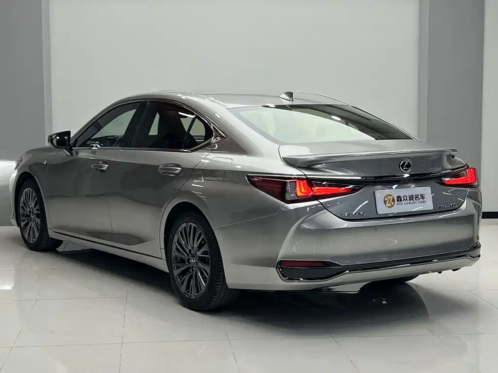 Lexus ES — миниатюра 18