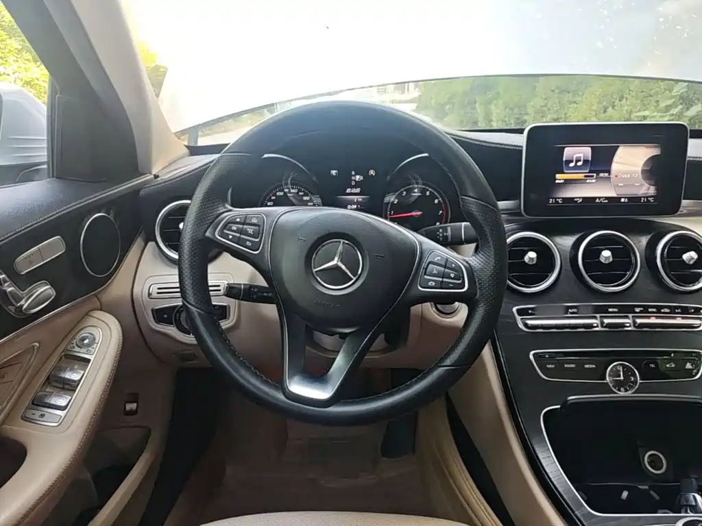 Mercedes-Benz C-Class — миниатюра 11