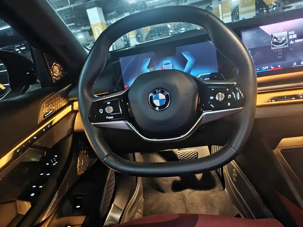 BMW 5 Series — миниатюра 7