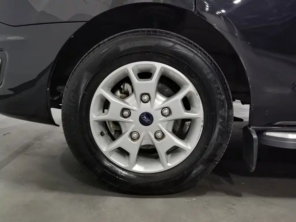 Ford Tourneo — миниатюра 17