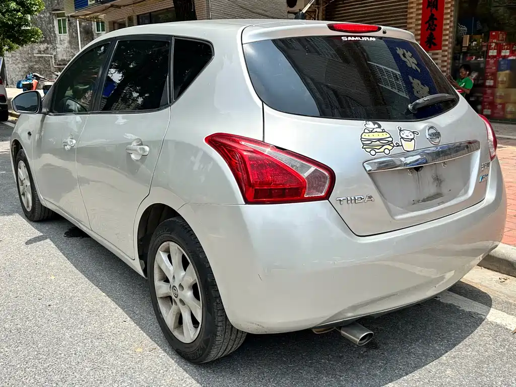 Nissan Tiida 2011 1.6L CVT Comfort