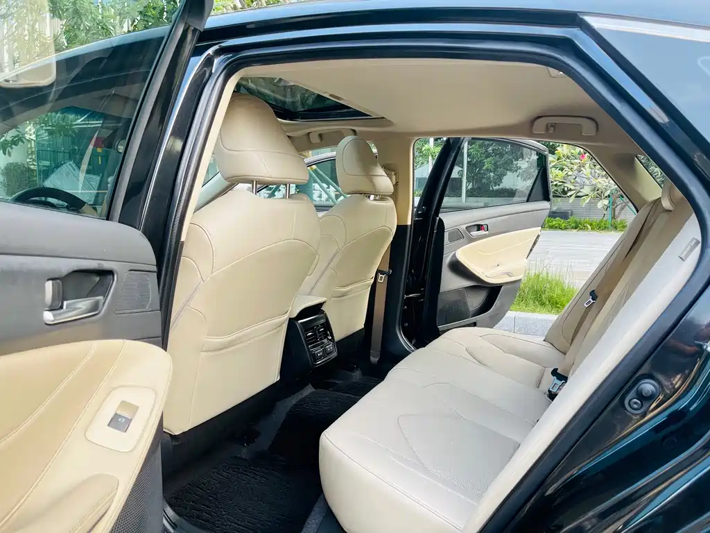 Toyota Avalon — миниатюра 10