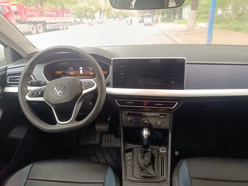 Volkswagen Lavida — миниатюра 5