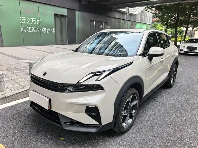 2025 Lynk & Co 06