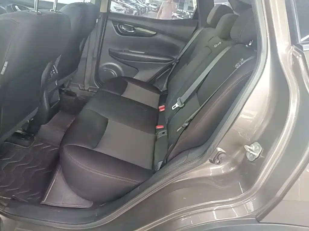 Nissan Qashqai — миниатюра 17