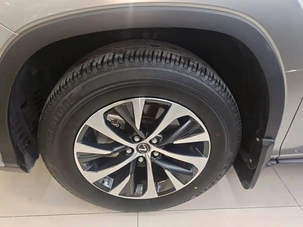Lexus RX — миниатюра 23