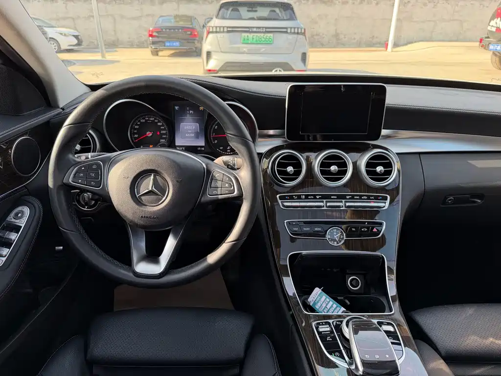 Mercedes-Benz C-Class — миниатюра 10