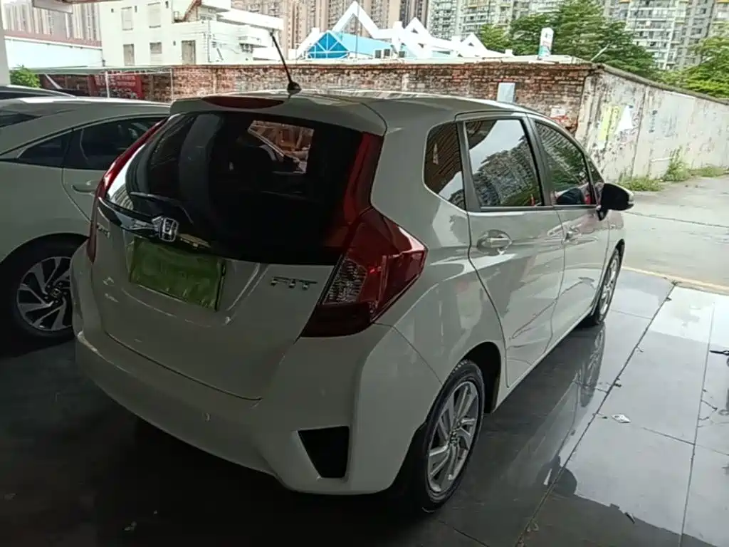 Honda Fit — миниатюра 7