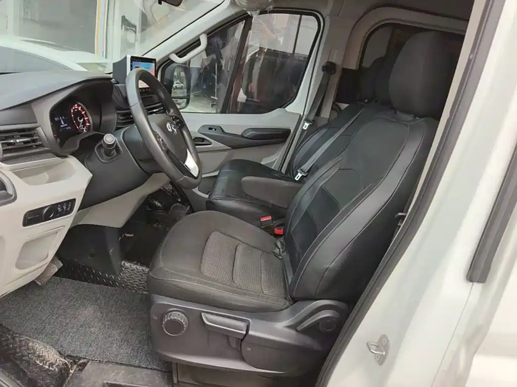 MAXUS V90 — миниатюра 15