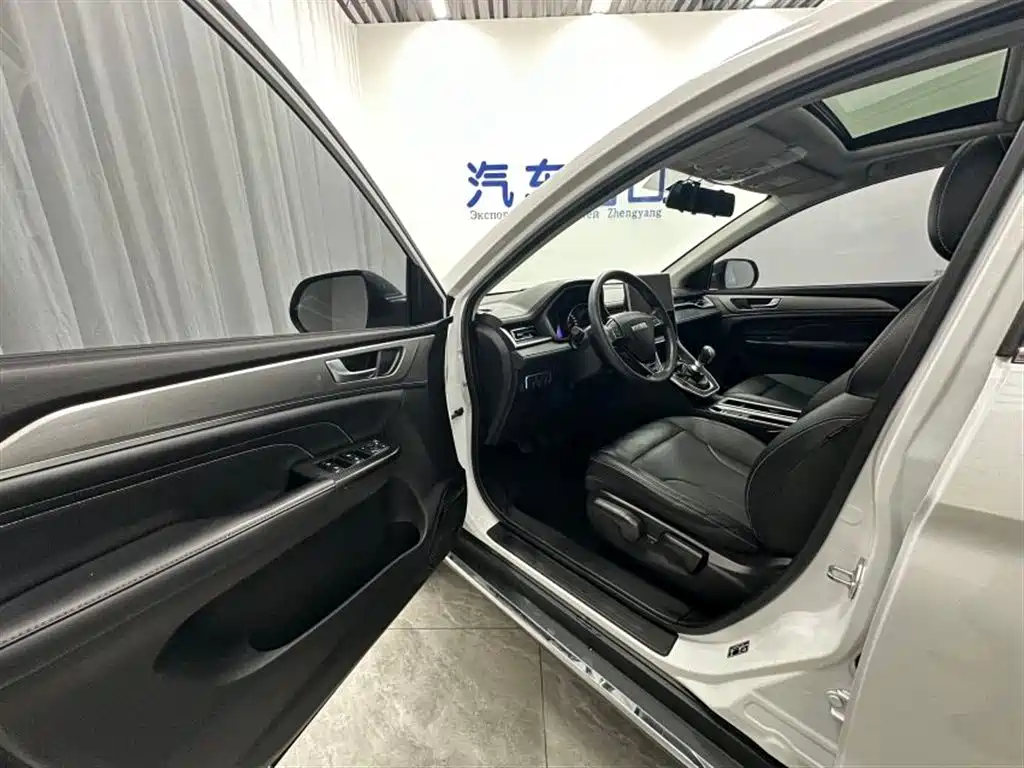 Haval M6 2021 PLUS 1.5T MT