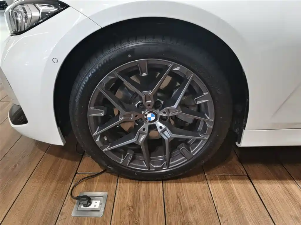 BMW 3 Series - фото 23
