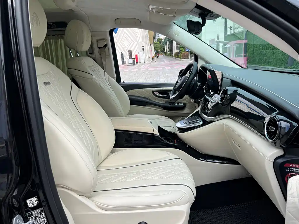 Mercedes-Benz V-Class — миниатюра 12