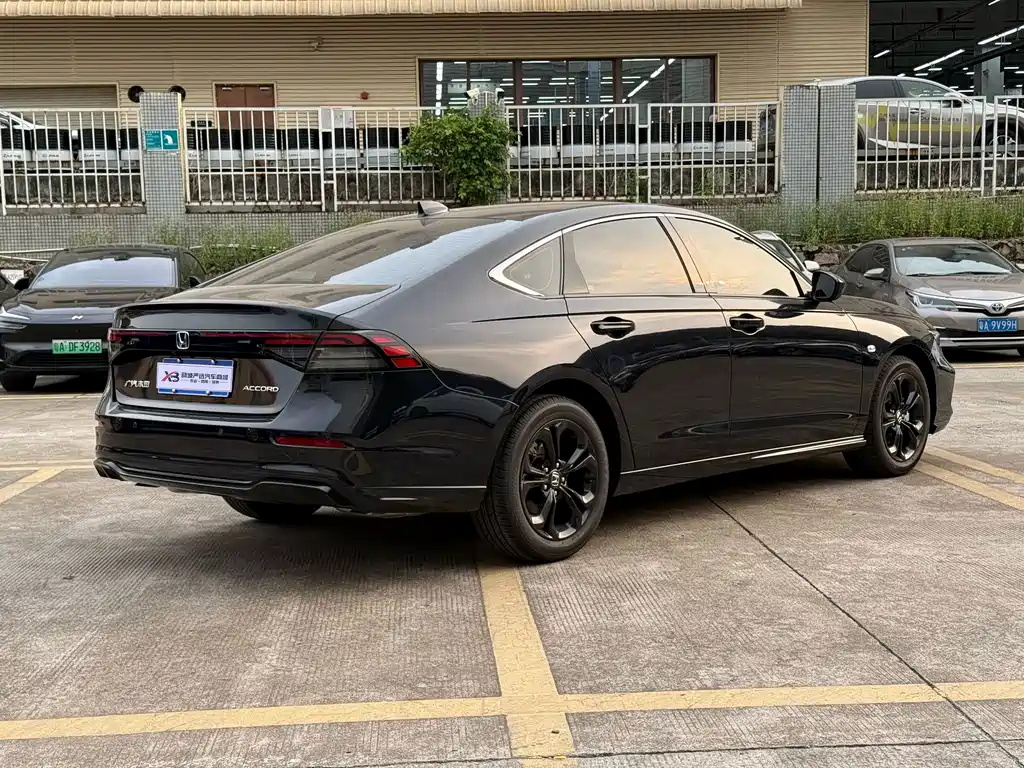 Honda Accord — миниатюра 14
