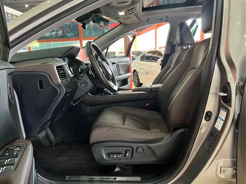 Lexus RX — миниатюра 8