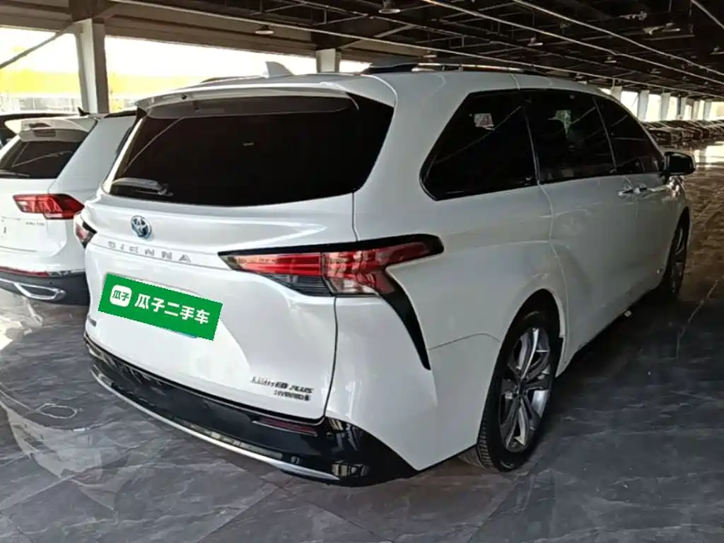 Toyota Sienna — миниатюра 7