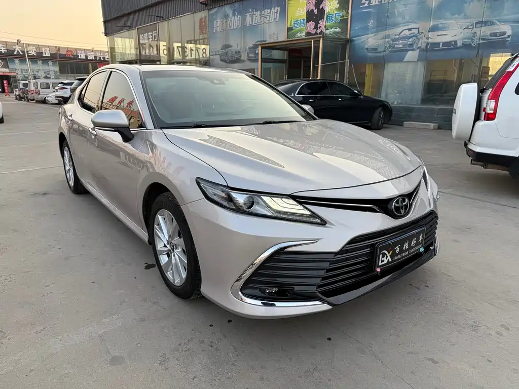 TOYOTA CAMRY